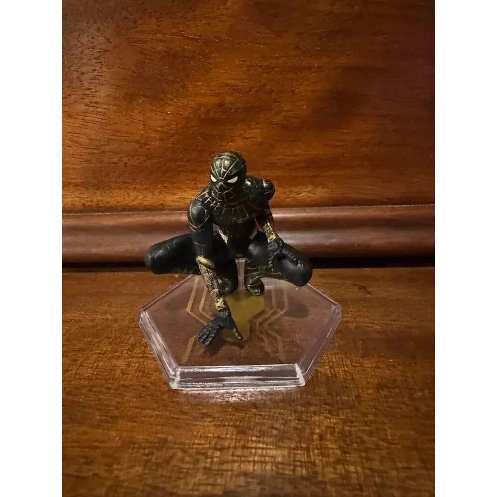 Marvel Crouching Spider-Man Black/Gold Suit and Vulture Cake Topper